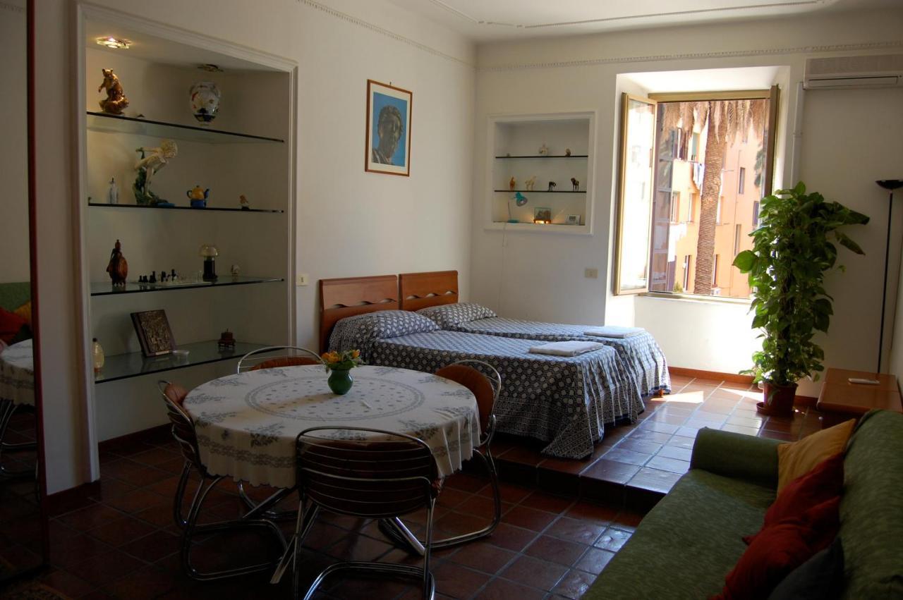 Bed & Breakfast One Step From St. Peter Roma
