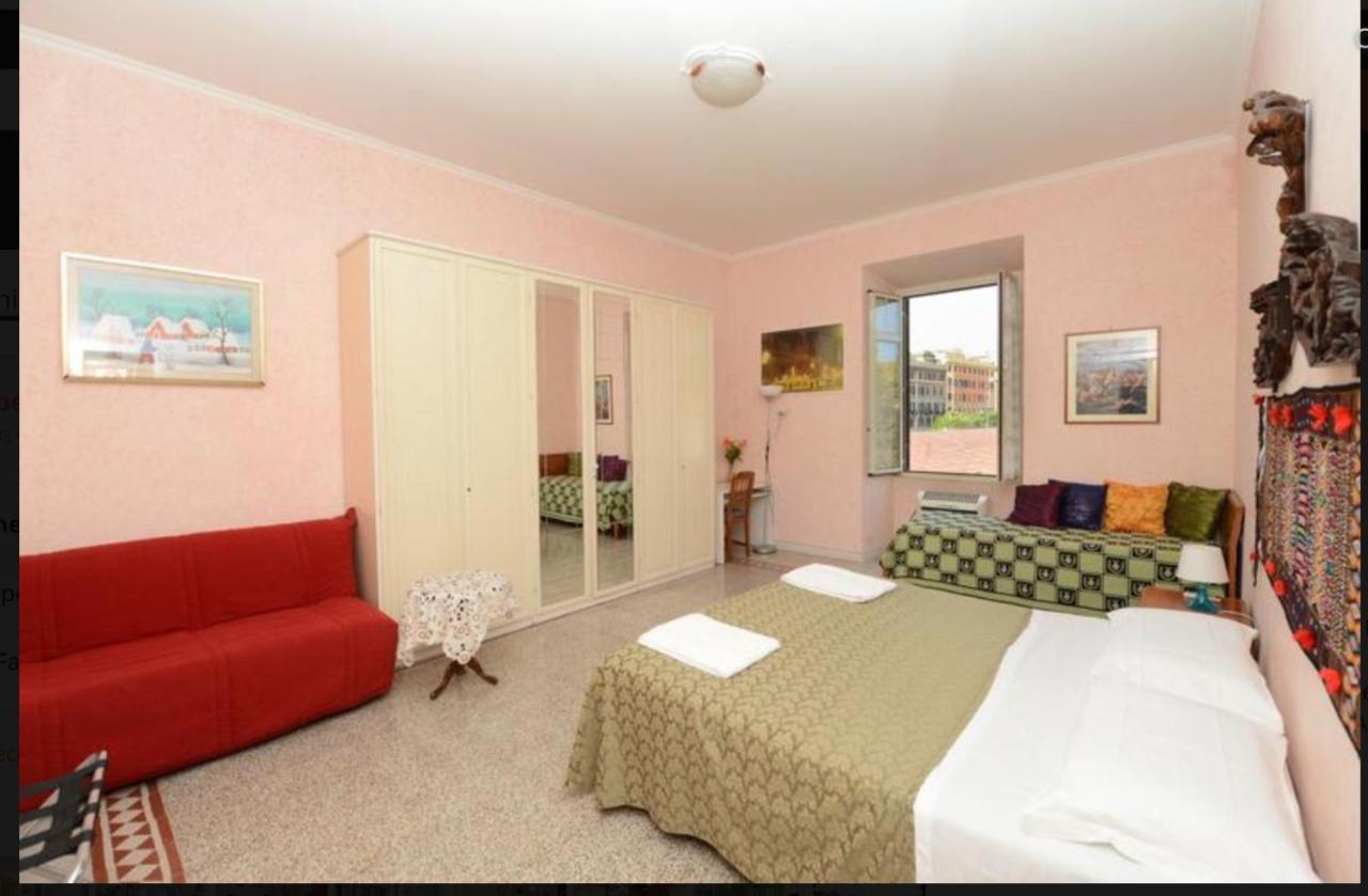 One Step From St. Peter Bed and breakfast